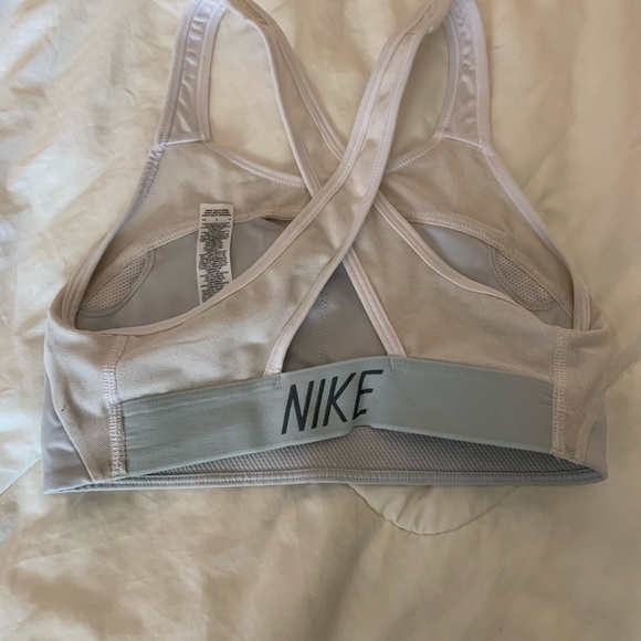 Nike sports bra - Picture 2 of 2